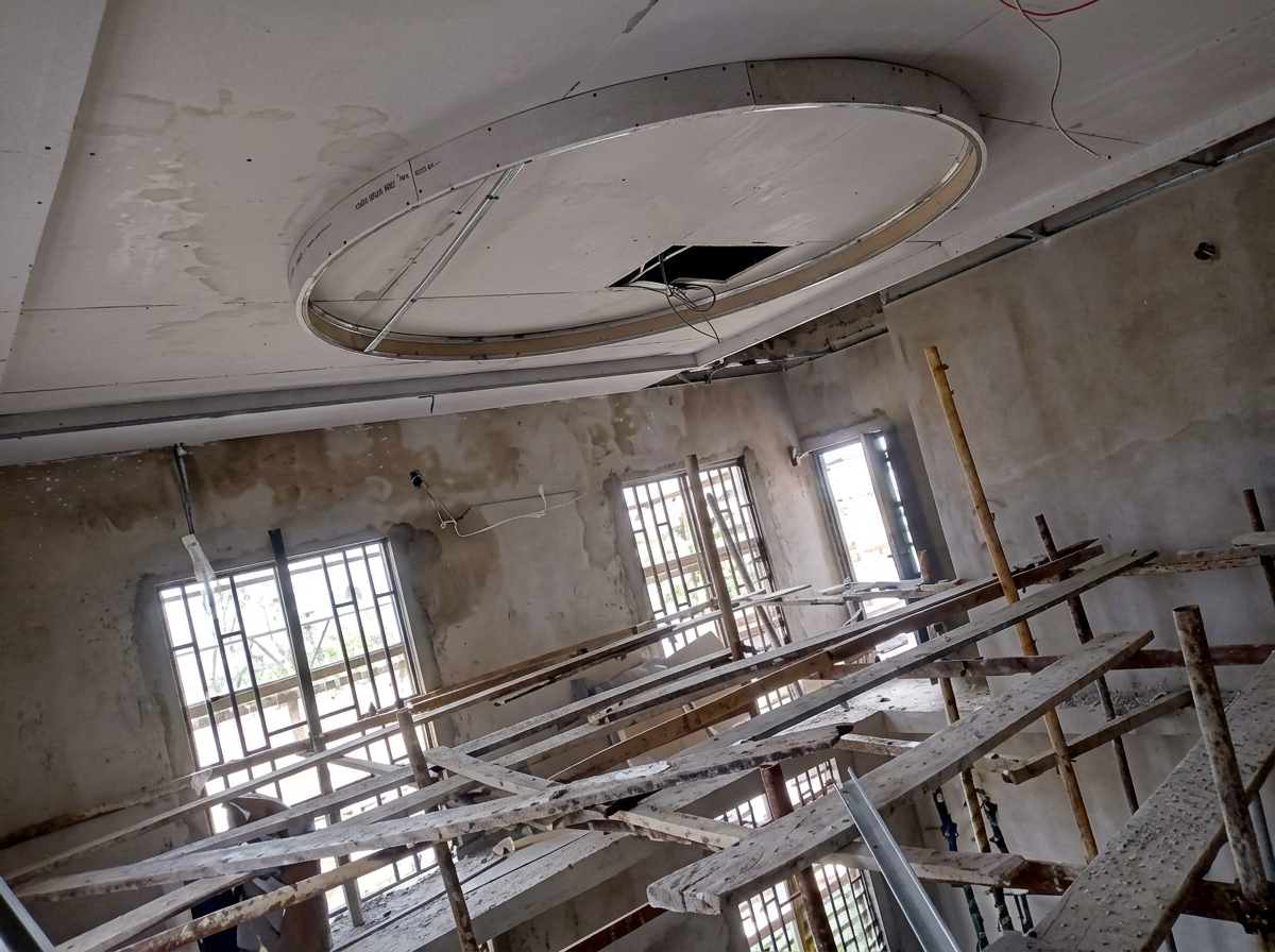 Oval drop ceiling design with POP finish